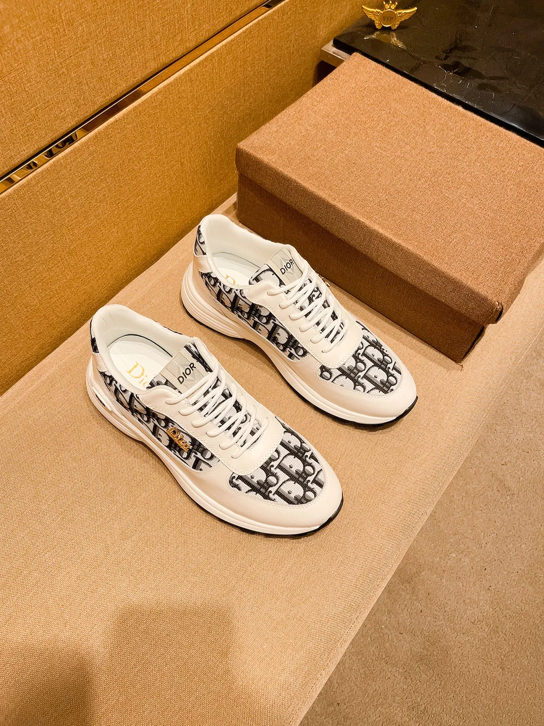 Men's shoes 💰 440💰🔥[Dior] Men's high-end brand of shoes official website 1:1 latest masterpiece: the upper is made of first-layer cowhide imported from Italy, with a comfortable and breathable lining➕original non-slip and wear-resistant outsole🔥, making walking more convenient and comfortable! An exclusive new model, a stunning work, a beautiful 1:1 replica [color] compared to the official quality! Create a fashionable personality to set off your uniqueness! A must-have for trendy men! Classic 🔥Size: 38-44 Color: 🔥Multiple colors available